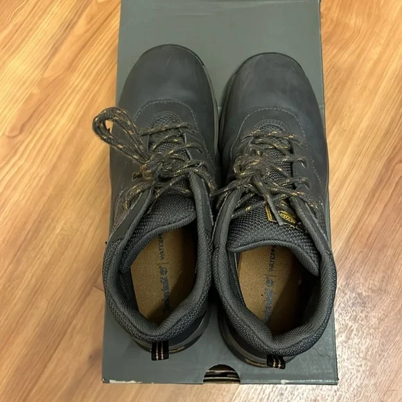 Junior Mt. Maddsen Waterproof Mid Hiking Boot - Picture 10 of 16